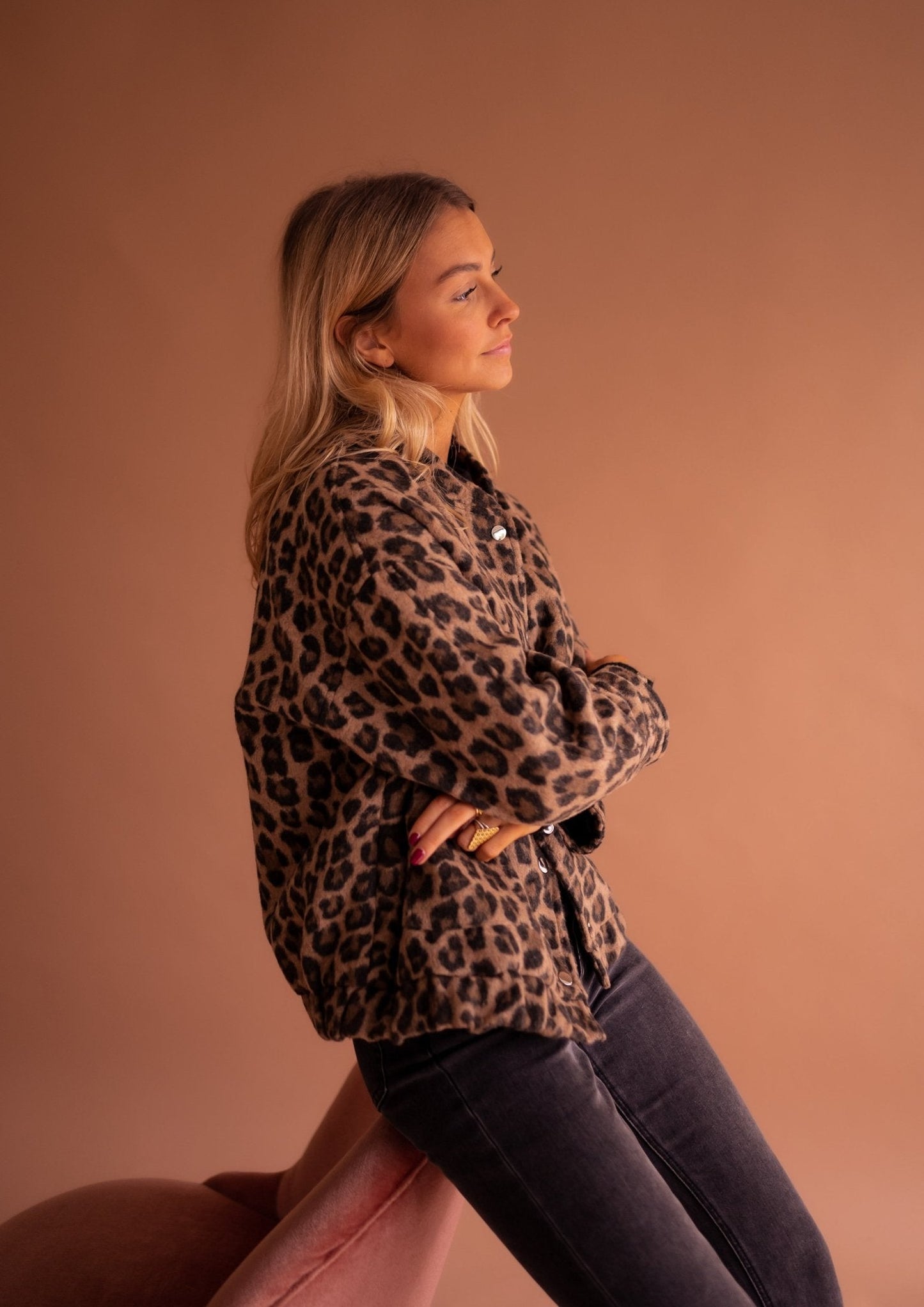 Luna trendig jacka med leopardmönster