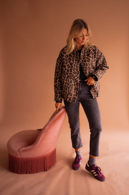Luna trendig jacka med leopardmönster