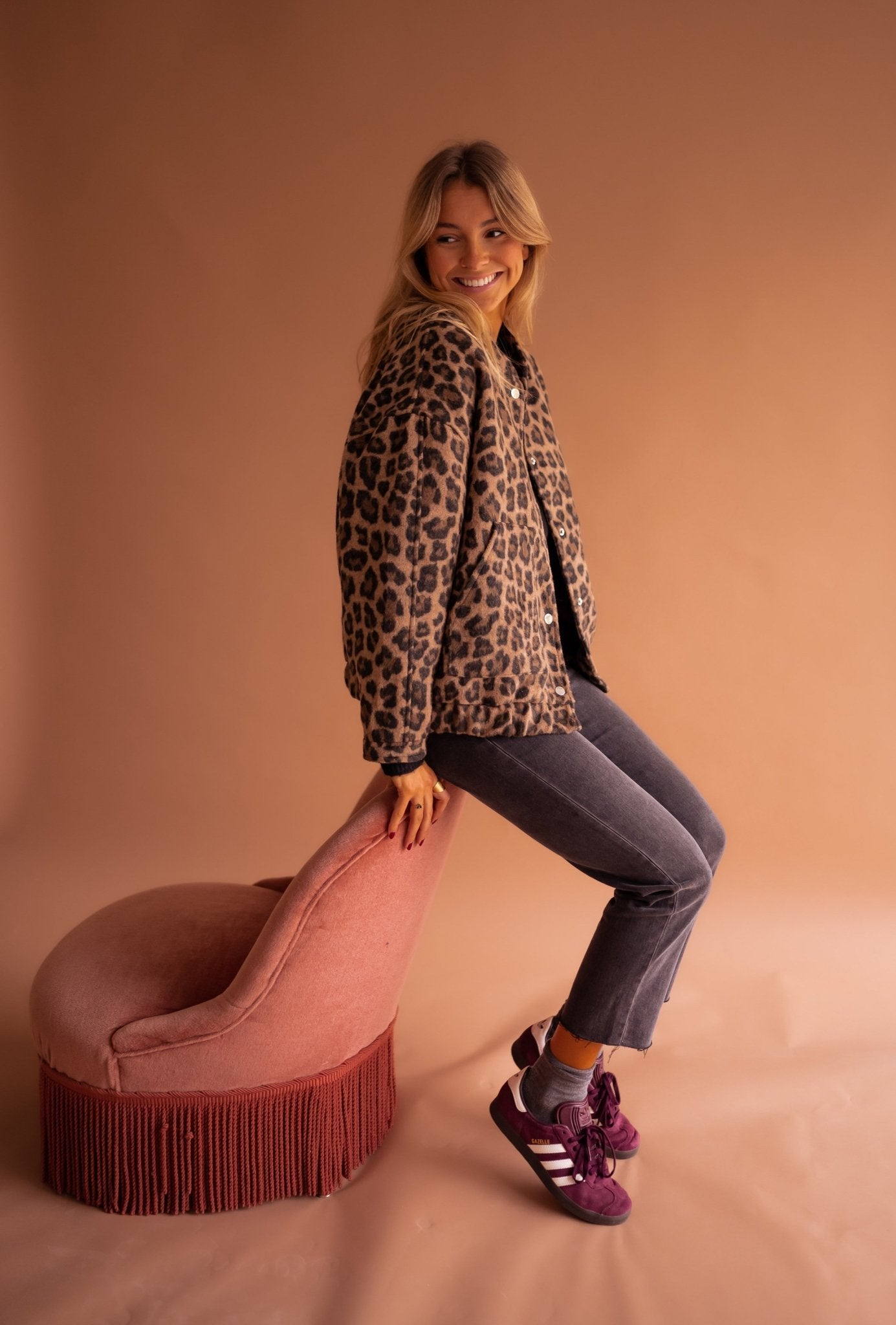 Luna trendig jacka med leopardmönster