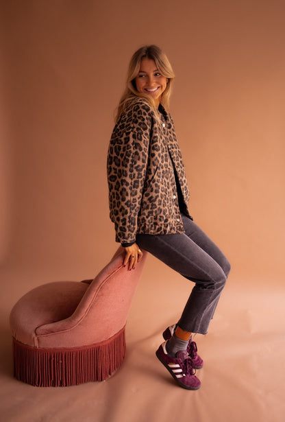 Luna trendig jacka med leopardmönster